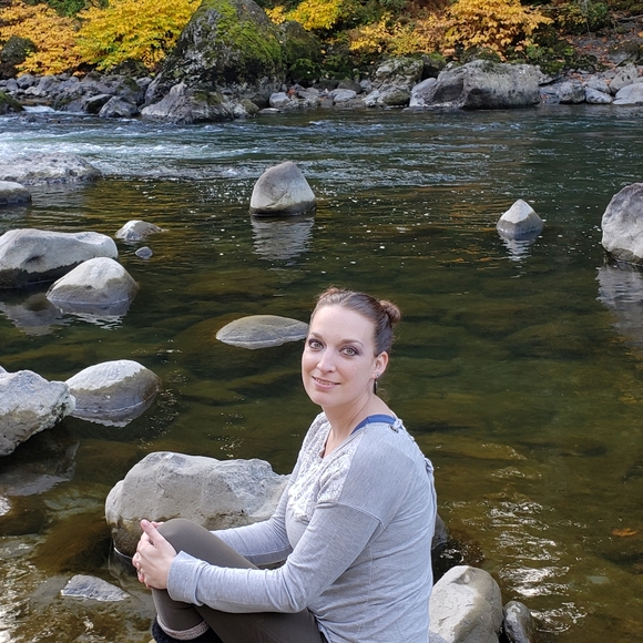 Meet your Posher, Jacquelyn - Picture 1 of 1